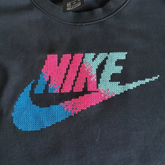 Nike Womens Future Femme Crop Fleece Black Sweatshirt Size XXL Embroidered Logo - Picture 9 of 14